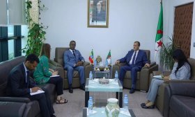 صورة رزيق يبحث مع السفير الإثيوبي سبل تعزيز الشراكة التجارية