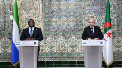 صورة الجزائر-سيراليون: رئيسا البلدين يلتزمان بتعزيز العلاقات الثنائية و يؤكدان على حق الشعب الصحراوي في تقرير مصيره