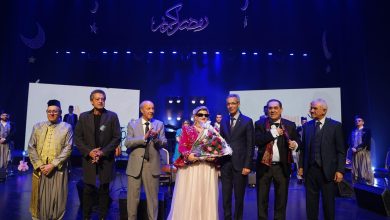 صورة حضر حفلا فنيا تراثيا بأوبرا الجزائر.. بللو يشرف على تكريم فنانين