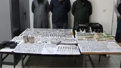 صورة إحباط محاولة تهريب أزيد من 182 ألف يورو وضبط 1352 قطعة نقدية أثرية