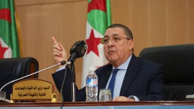 صورة خلال إشرافه على تنصيب الوالي الجديد لولاية جانت..مراد يدعو إلى التصدي لكل المحاولات التي تستهدف الجزائر