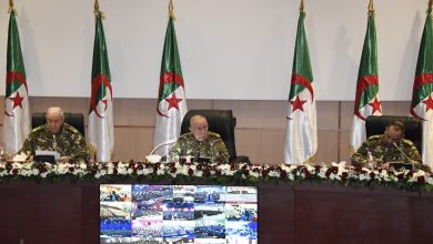 صورة أشرف على التنصيب الرسمي لقائد القوات الجوية : الفريق أول شنقريحة يشيد بالحركية النشطة للدبلوماسية الجزائرية