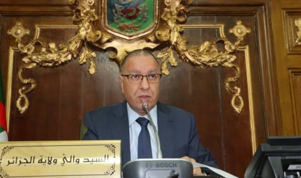 صورة والي العاصمة يوقف رئيسي بلديتي بني مسوس وجسر قسنطينة ومسؤولين محليين