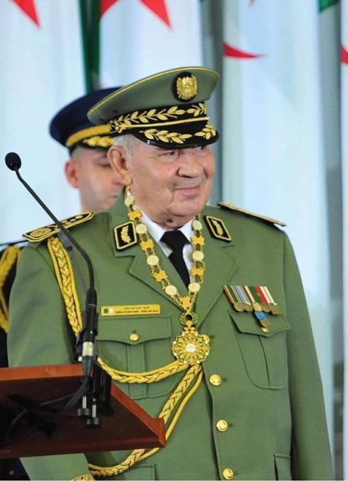 صورة الفقيد أحمد قايد صالح أبرز شخصية وطنية خلال سنة 2019