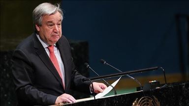صورة غوتيريش يدعوا العالم إلى تقاسم مسؤوليات “أزمة اللاجئين”