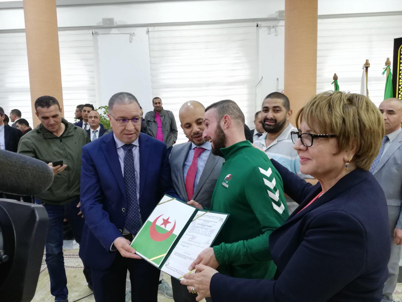 صورة تكريم نائب بطل العالم في رياضة “الصولجان” فرحاح وليد