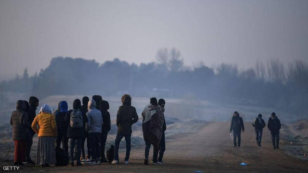 صورة اليونان تمنع آلاف المهاجرين من دخول أراضيها