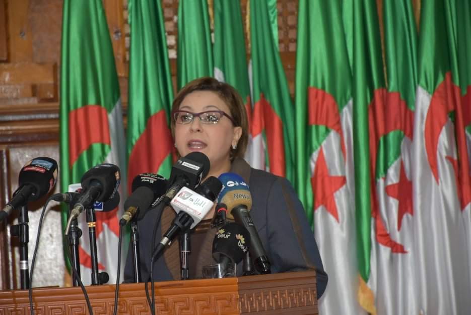 صورة الرئيس تبون “ذوي الاحتياجات الخاصة قوة فاعلة في التغيير لبناء أسس الجمهورية الجديدة”