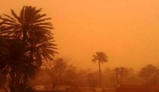 صورة هبوب رياح قوية و تطاير للرمال بعدة ولايات جنوبية