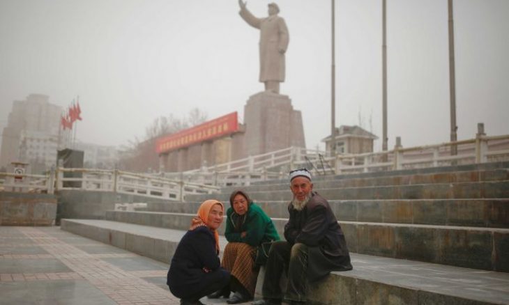 صورة هكذا تجبر الصين مسلمين من الإيغور على العمل في مصانع شركات عالمية