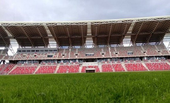 صورة ملعب وهران الجديد: 170 مليون دج تكلفة العشب الطبيعي من نوع ”الهيبريد”