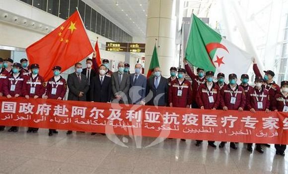 صورة مكافحة فيروس كورونا: فريق من الخبراء الطبيين الصينيين يحل بالجزائر