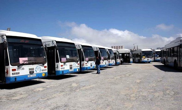 صورة الجزائر العاصمة :157 حافلة لنقل مستخدمي الصحة يوميا منذ فرض الحجر المنزلي