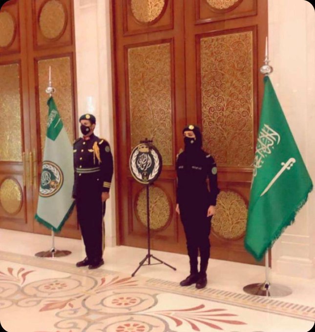 صورة السعودية: صورة امرأة تعمل في الحرس الملكي تثير جدلا