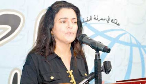 صورة الشاعرة الجزائرية حبيبة محمدي ضمن لجنة تحكيم مسابقة “أدب الرسائل”