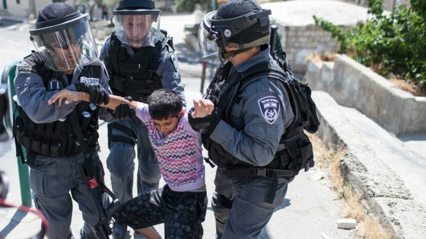 صورة بينهم 8 أطفال..  42 حالة اعتقال من الخليل خلال مايو الماضي