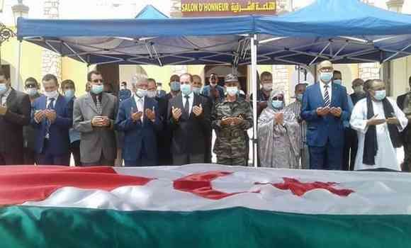 صورة وصول جثمان القيادي الصحراوي الراحل أمحمد خداد إلى مطار تندوف