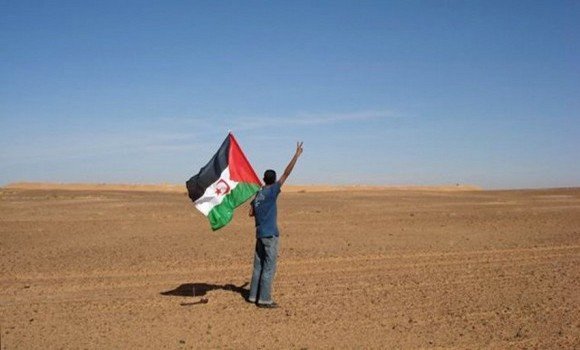 صورة محتجون صحراويون يغلقون معبر الكركرات