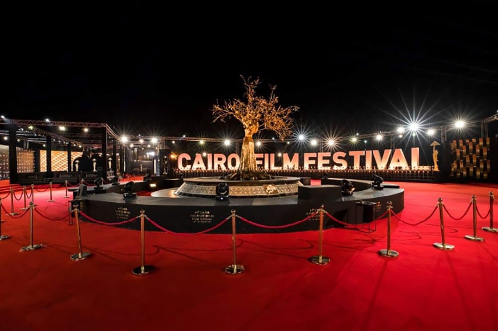 صورة كورونا يؤجل الدورة 42 من مهرجان القاهرة السينمائي الدولي