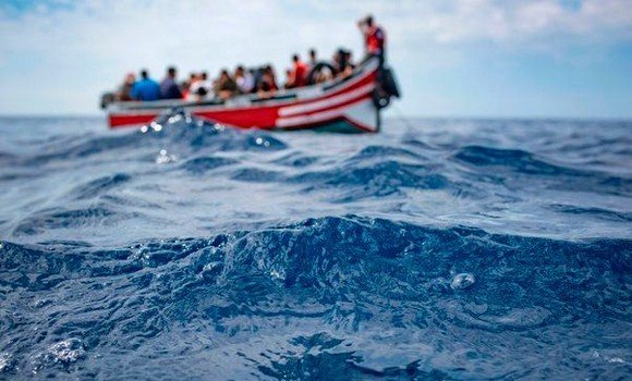 صورة مستغانم: تفكيك شبكة لتنظيم الإبحار السري للأجانب وتوقيف 56 شخصا