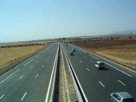 صورة بين ولايتي غرداية والأغواط: فتح آخر مقطع من الطريق السريع أمام حركة المرور