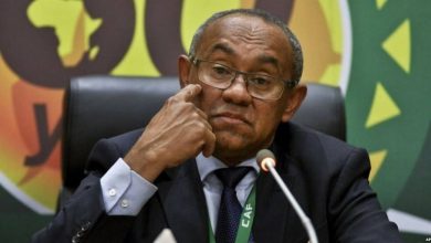 صورة أحمد أحمد يعود لمزاولة صلاحياته في رئاسة “كاف”