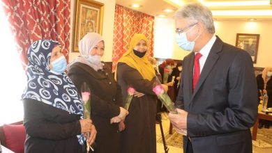 صورة وزير السياحة يشيد بقدرات المرأة الجزائرية للمساهمة في التنمية الاقتصادية