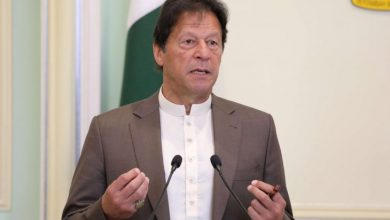 صورة رئيس وزراء باكستان يدعو الغرب إلى تجريم إهانة النبي محمد