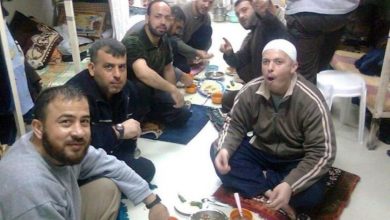 صورة رمضان في السجون أجواء فرح وعبادة يعكرها قمع الاحتلال