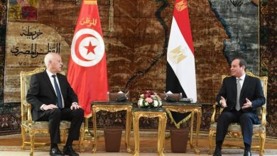 صورة مسؤول بالرئاسة التونسية: “السيسي مرحب به في بلادنا”