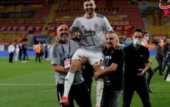 صورة بعد لقب الدوري..غزال يقود بشكتاش إلى التتويج بكأس تركيا
