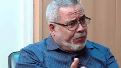 صورة عبد العزيز مجاهد:  مراجعة القوانين بما يتوافق وروح الدستور أولوية البرلمان الجديد