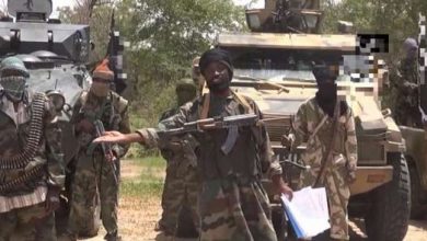 صورة استسلام نحو 6 آلاف من عناصر “بوكو حرام” الإرهابية بنيجيريا
