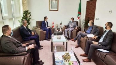صورة رزيق يتباحث مع السفير السويسري حول سبل ترقية العلاقات الاقتصادية الثنائية