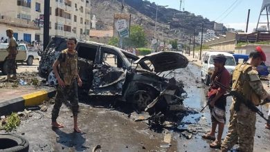 صورة اليمن: نجاة محافظ عدن من محاولة اغتيال ومقتل 4 أشخاص
