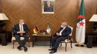 صورة لعمامرة يستقبل وزير الدولة الألماني نيلز انين