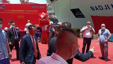 صورة الوزير الأول يشرف على تدشين سفينة “باجي مختار 3” الجديدة
