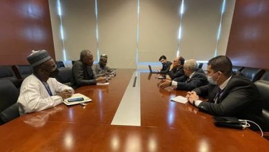 صورة محادثات بين لعمامرة ونظيره النيجيري على هامش أشغال المجلس التنفيذي للاتحاد الافريقي