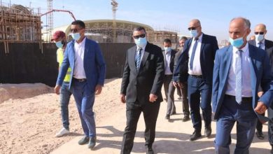 صورة والي وهران يتفقد وتيرة أشغال انجاز المركب الأولمبي