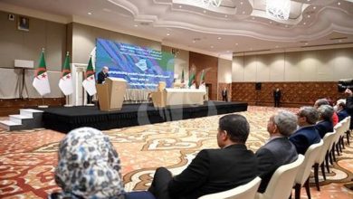 صورة الوزير الأول يشرف على تنصيب المجلس الوطني للبحث العلمي والتكنولوجيات