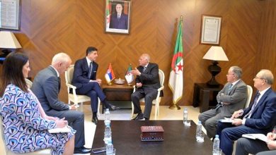 صورة وزير الشؤون الخارجية يتلقى اتصالا هاتفيا من نظيره الصربي