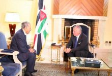 صورة الملك الأردني يستقبل رئيس مجلس الأمة بمقر إقامته