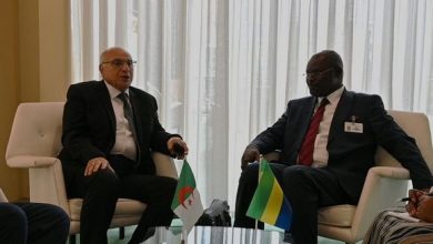 صورة عطاف يجري محادثات ثنائية مع نظيره الغابوني بمقر الأمم المتحدة بنيويورك