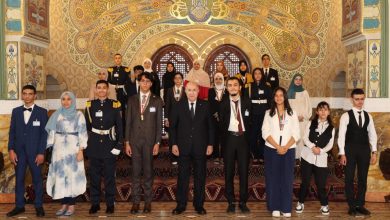 صورة رئيس الجمهورية كرّمهم أمس بقصر الشعب.. ميداليات وهدايا ومكافآت مالية للمتفوقين في البكالوريا و”البيام”