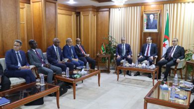 صورة عرقاب وعجال يستقبلان وزير الطاقة والنفط الموريتاني : الجزائر مستعدة لمساعدة موريتانيا في تطوير مواردها البترولية والغازية