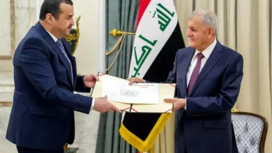 صورة عرقاب يسلم رسالة خطية من رئيس الجمهورية لنظيره العراقي