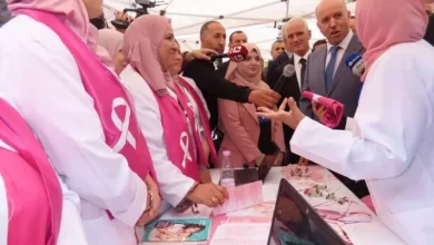 صورة سايحي يطلق من المدية قافلة للكشف عن سرطان الثدي