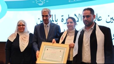 صورة باسم رئيس الجمهورية..تكريم أسرة المرحوم المجاهد عبد السلام حباشي بشهادة تقدير