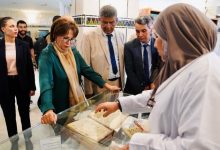 صورة بن دودة تعاين أشغال تأهيل المكتبة الوطنية ورقمنة رصيدها الوثائقي..اطلعت وزيرة الثقافة والفنون مليكة بن دودة في زيارتها التفقدية للمكتبة الوطنية بالجزائر العاصمة،