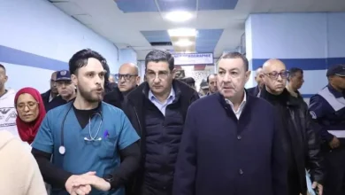 صورة وزيرا الداخلية والصحة يتفقدان جرحى حادث بني عباس ويشرفان على متابعة العلاج